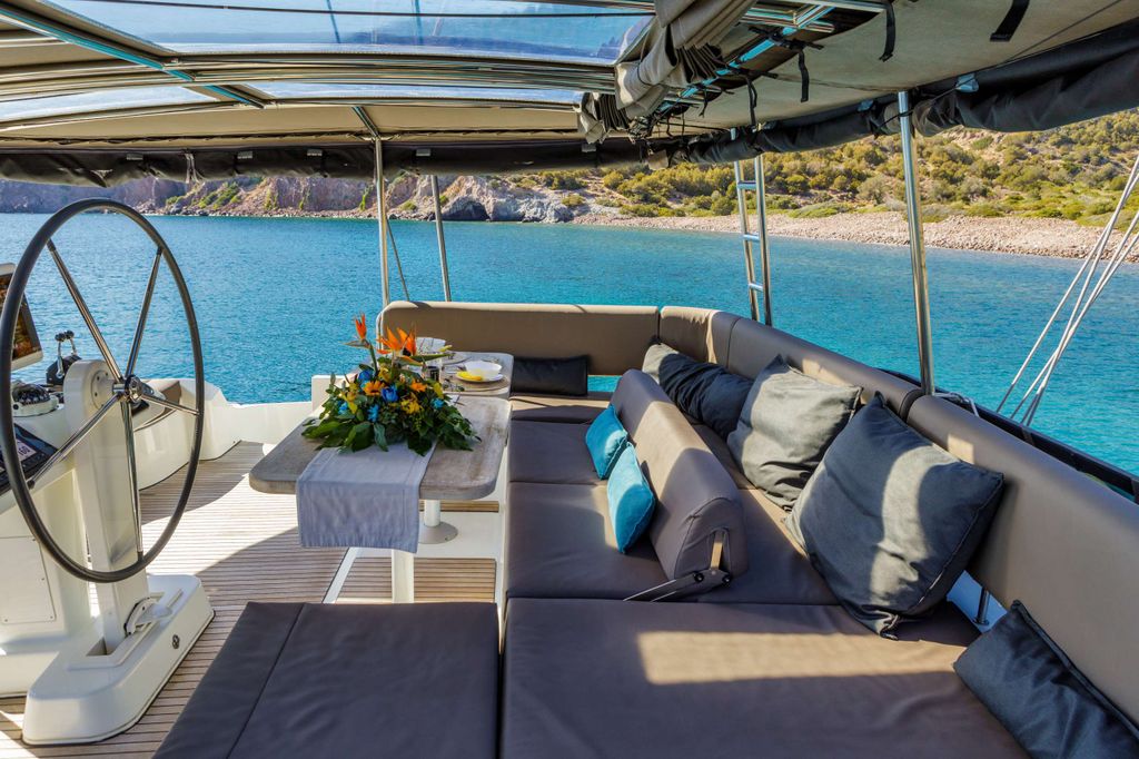 ELVIRA 52 - Boat Images