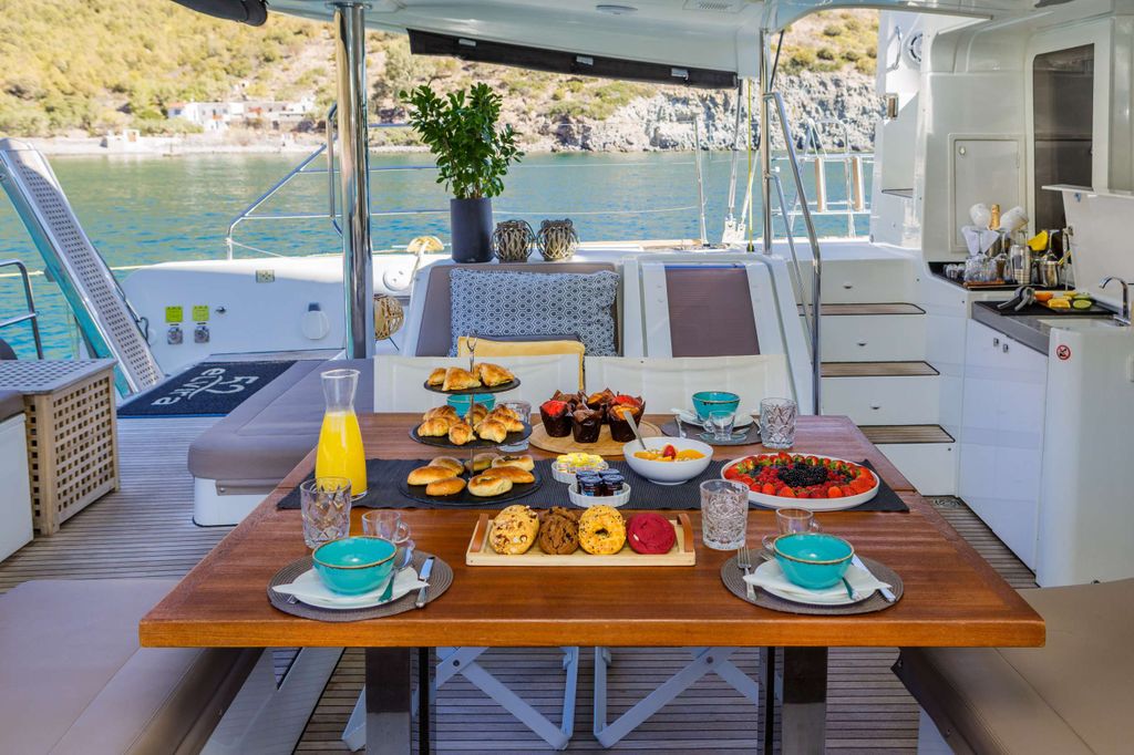 ELVIRA 52 - Boat Images