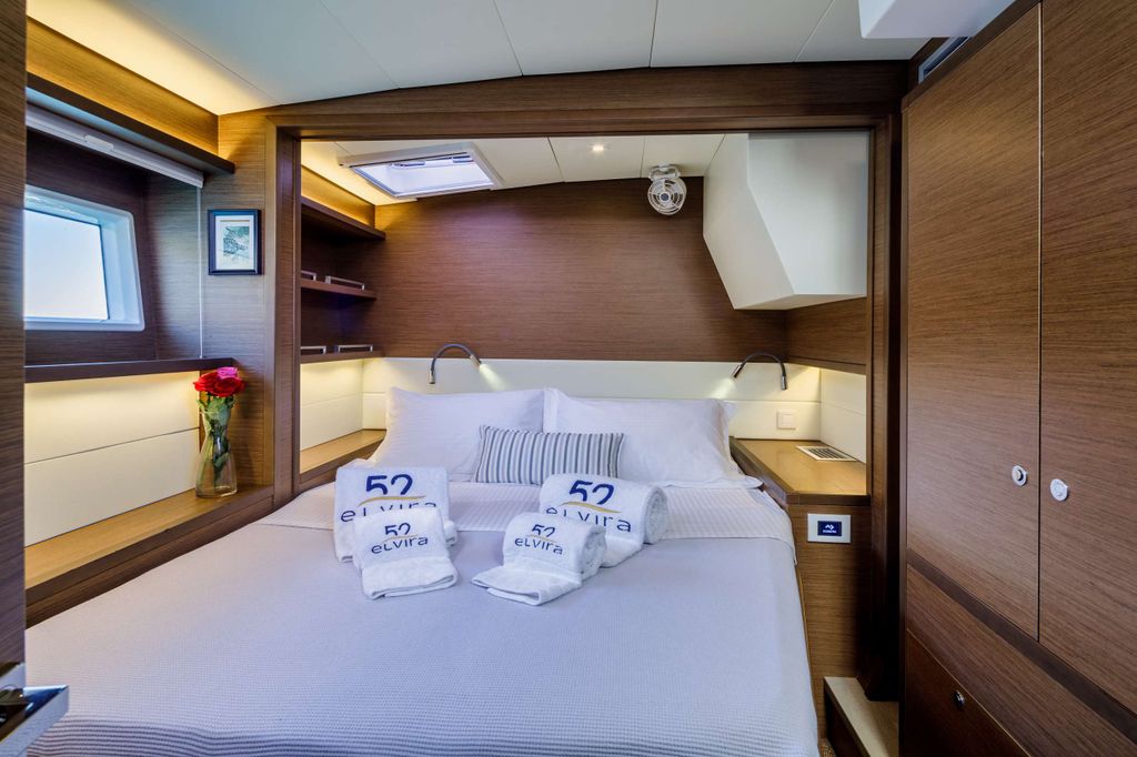 ELVIRA 52 - Boat Images