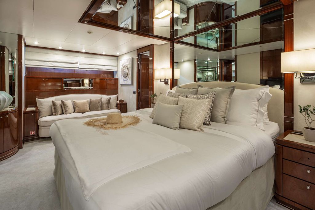 GRACE - Boat Images