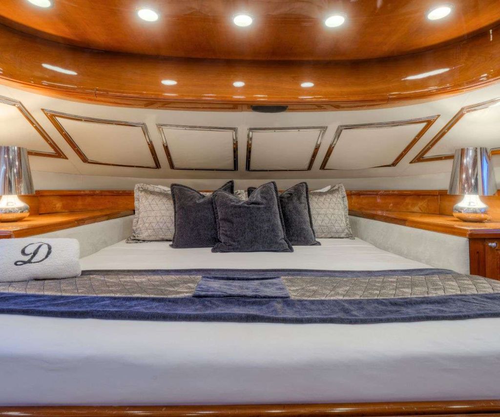 DIVINE - Boat Images