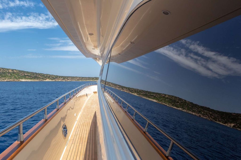 VYNO - Boat Images