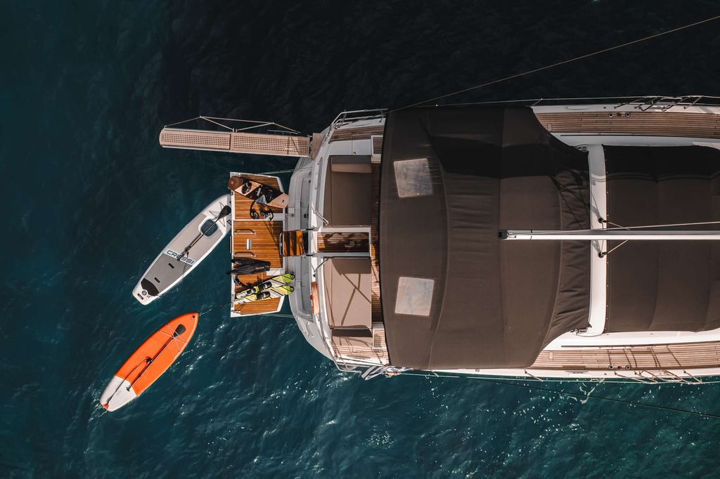 LIFE TIME - Boat Images