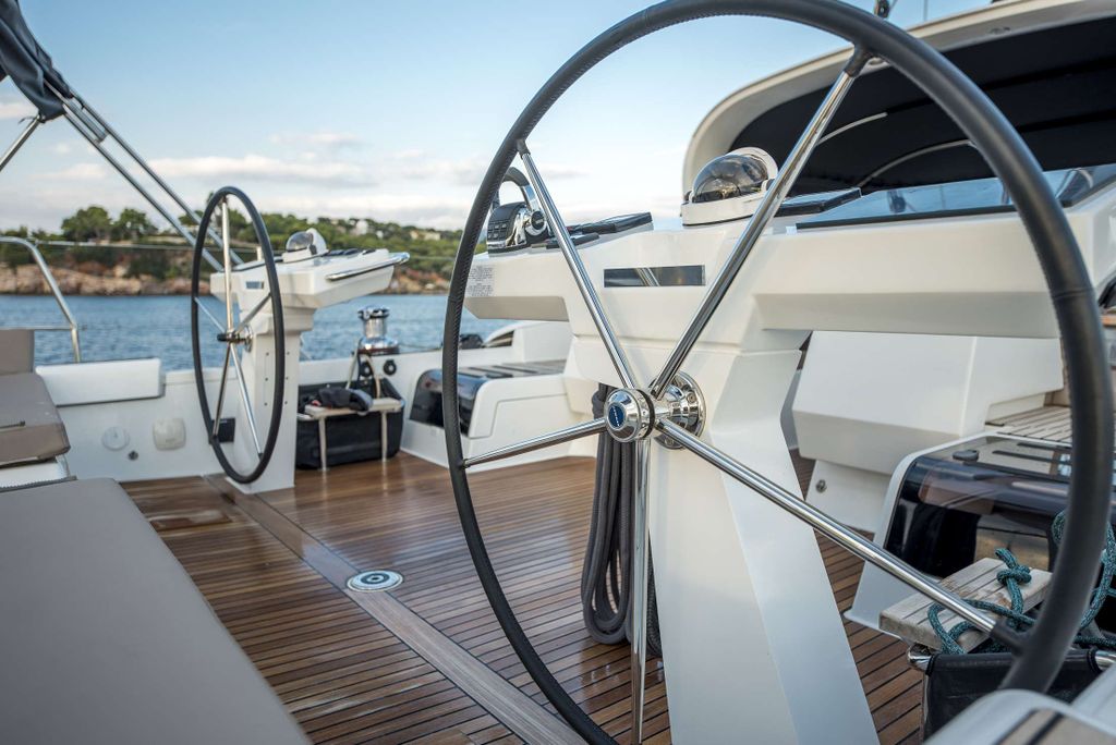 LIFE TIME - Boat Images