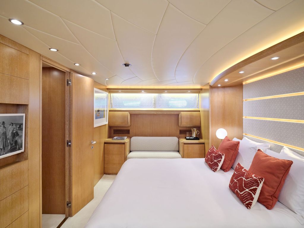 IRENE’S - Boat Images