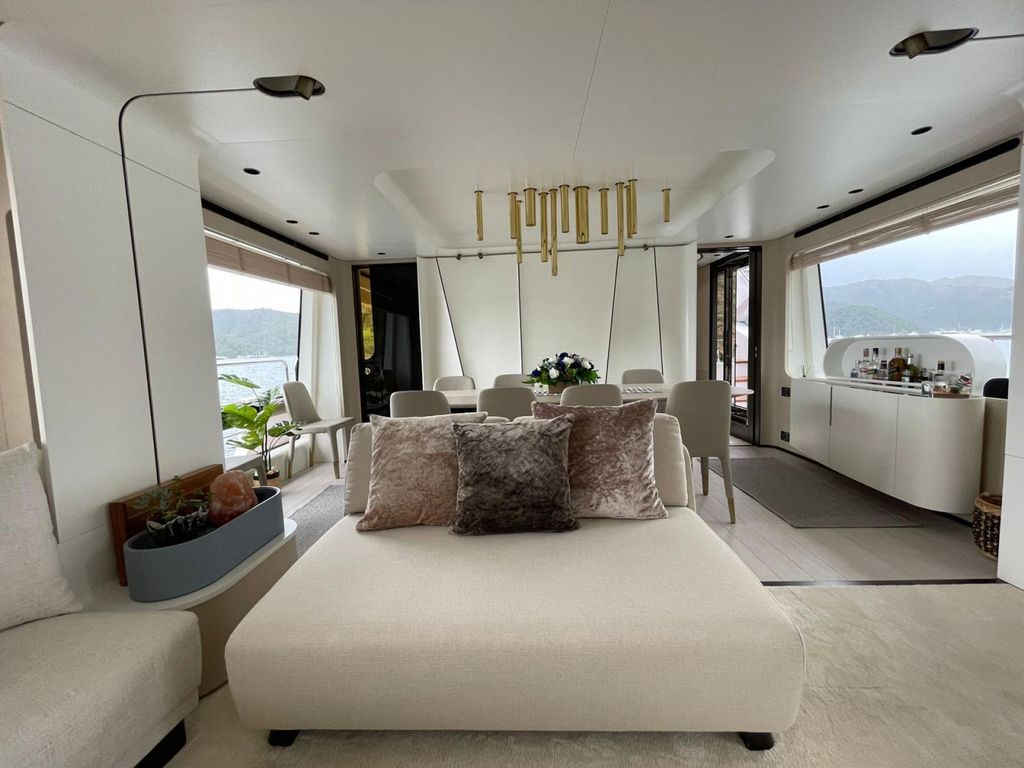 LA LIBERTA - Boat Images