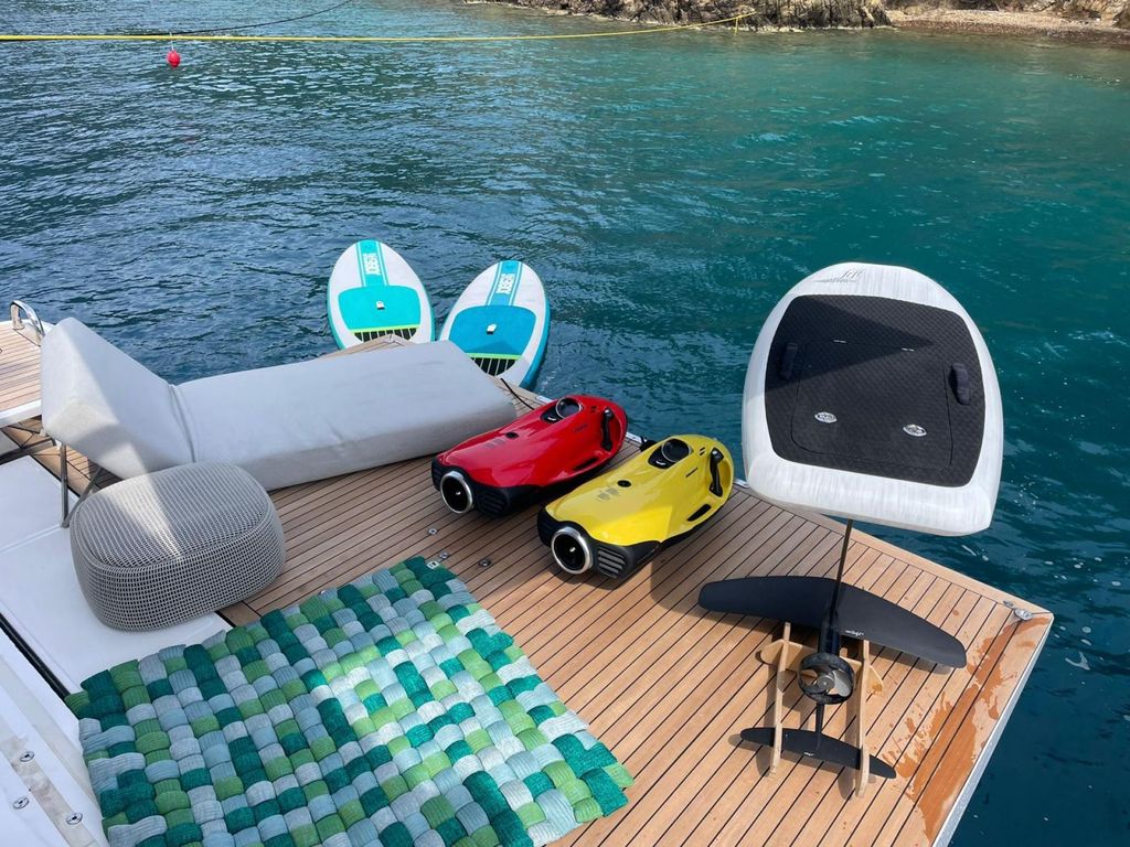 LA LIBERTA - Boat Images