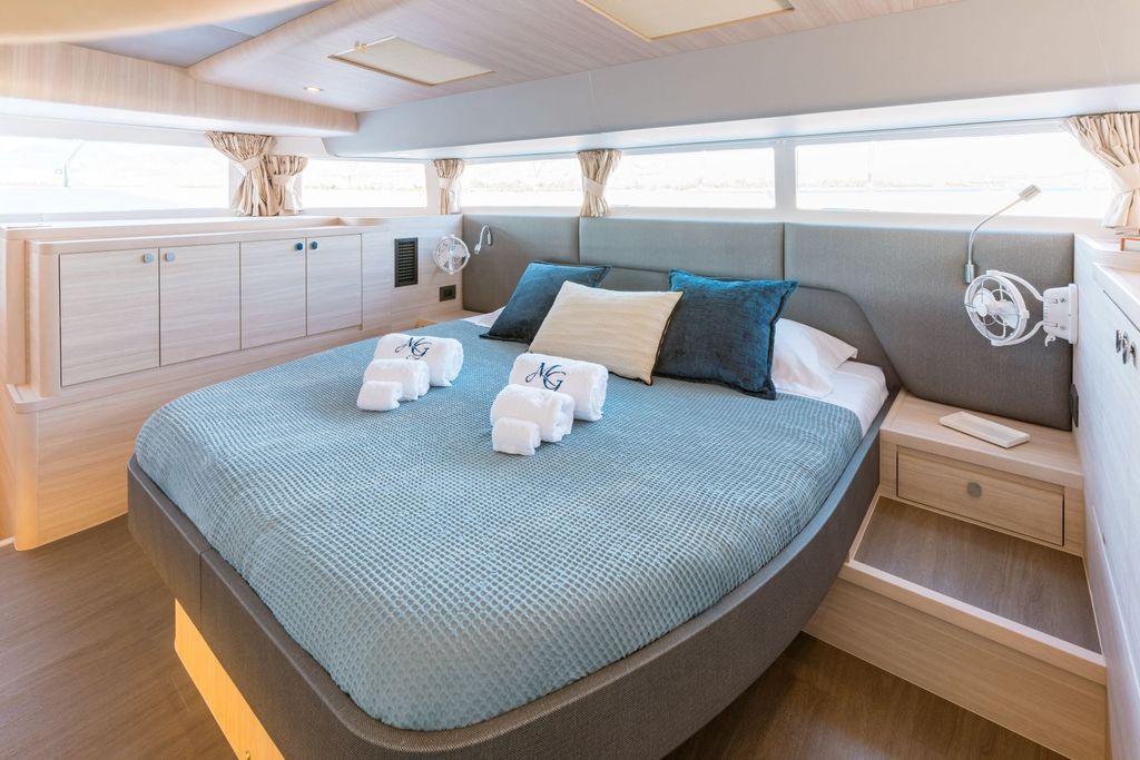 MARY’ S GRACE - Boat Images
