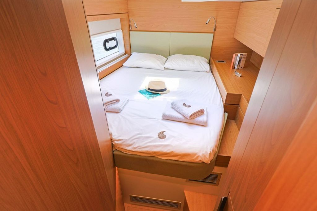 DREAM ON - Boat Images