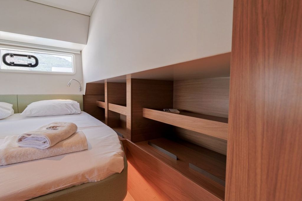 DREAM ON - Boat Images
