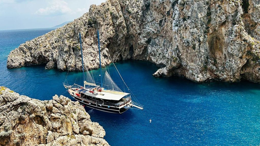 ATHEN A - Boat Images