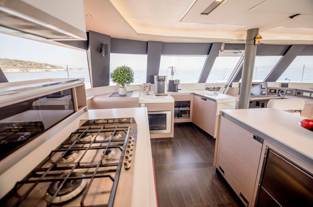 ASTORIA - Boat Images