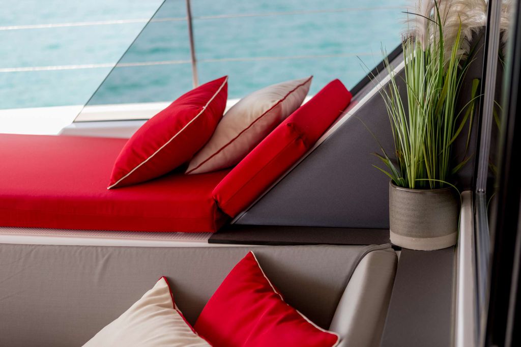 ASTORIA - Boat Images