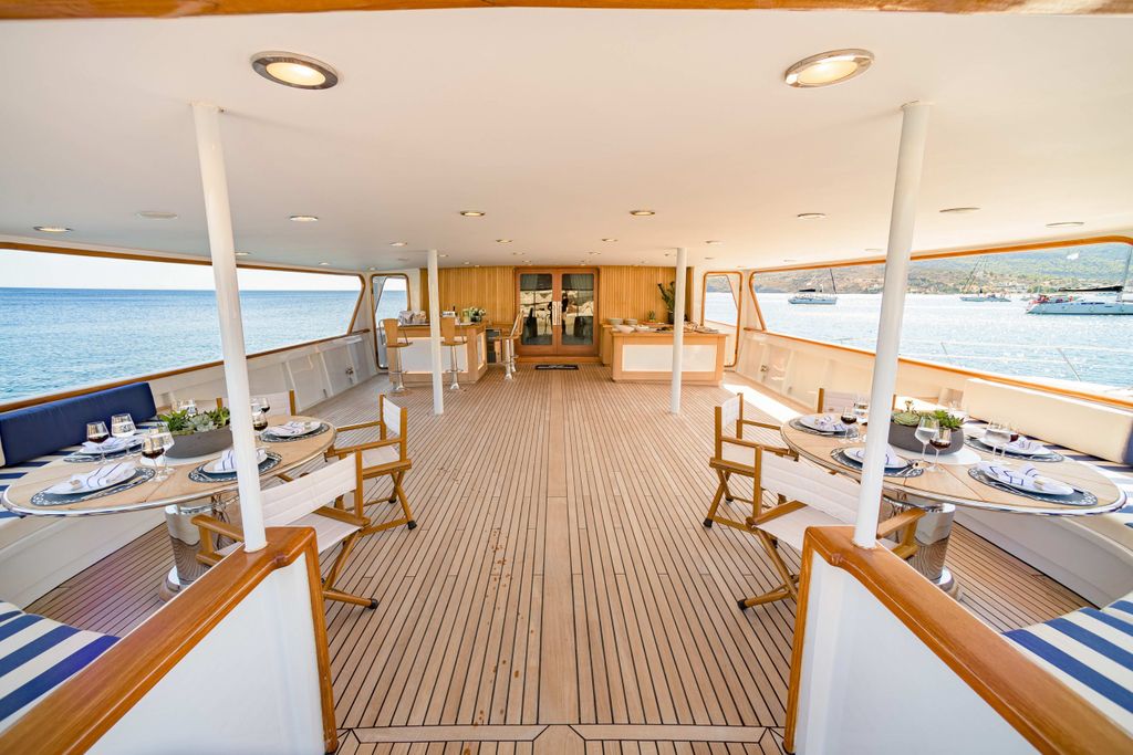 WIND OF FORTUNE - Boat Images