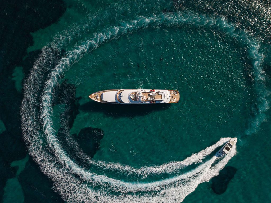 WIND OF FORTUNE - Boat Images