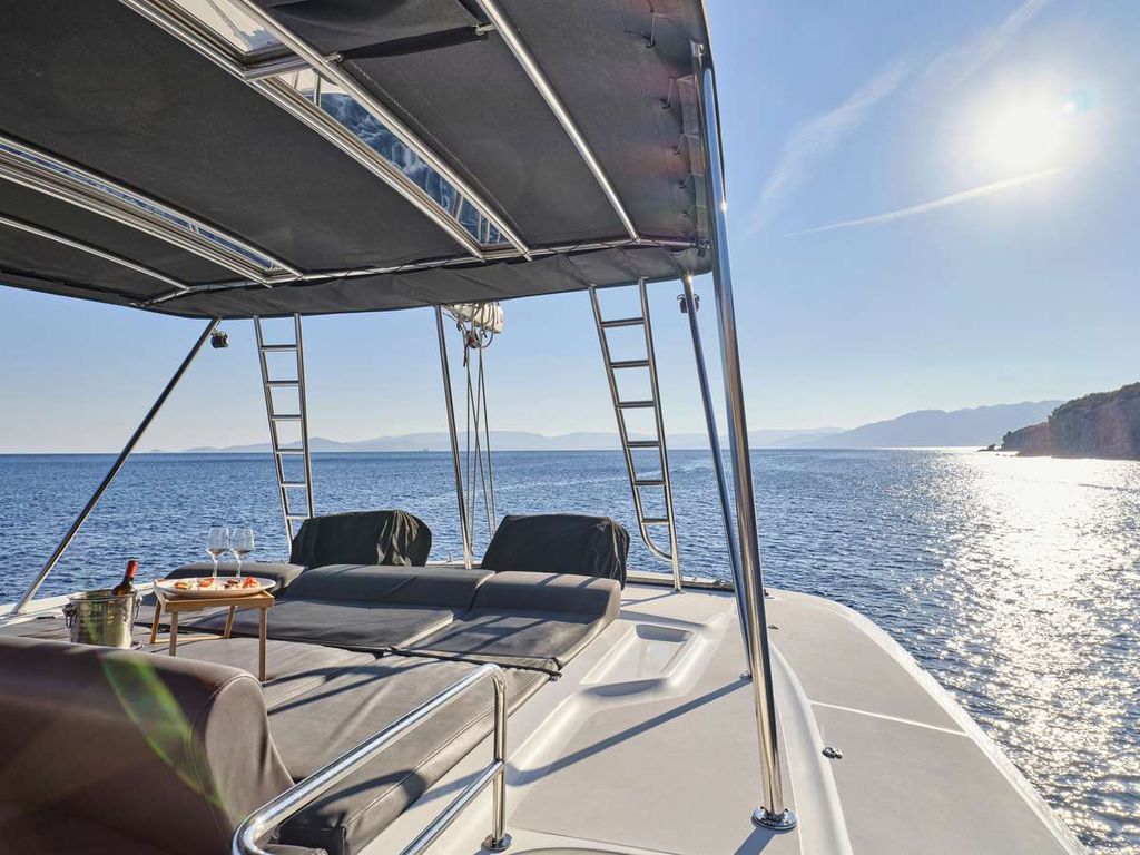 ANDARE AVANTI - Boat Images