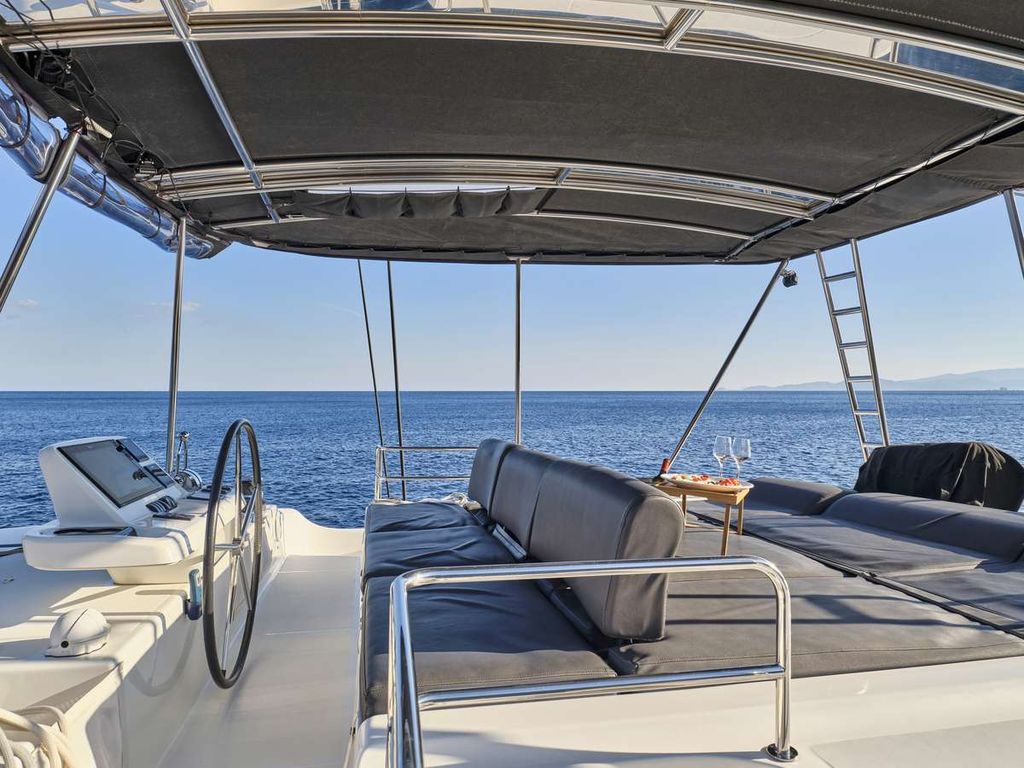 ANDARE AVANTI - Boat Images