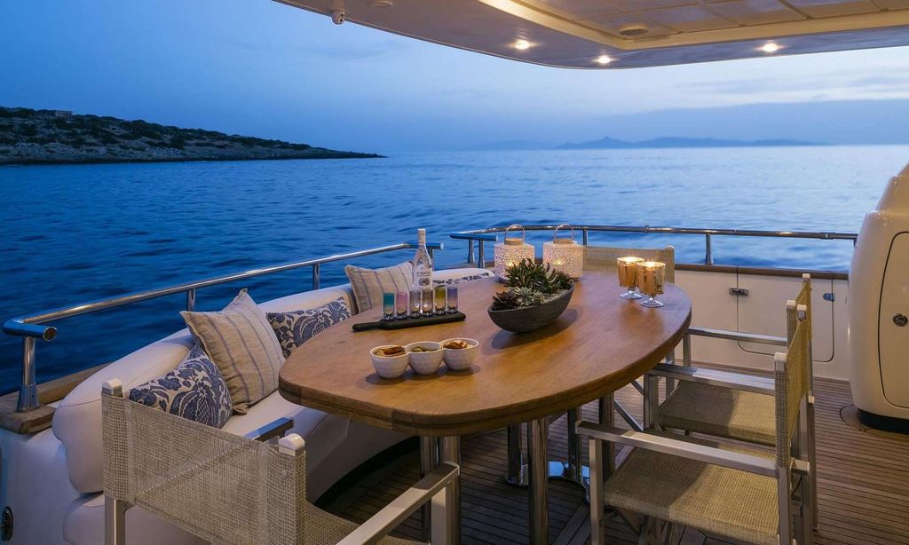 GORGEOUS - Boat Images
