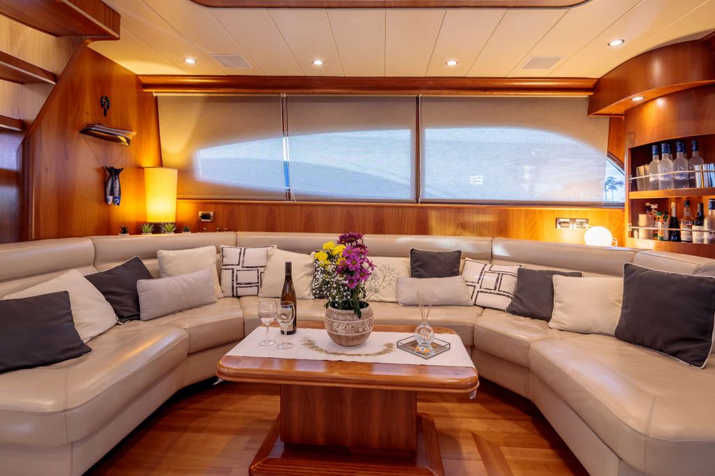 GORGEOUS - Boat Images