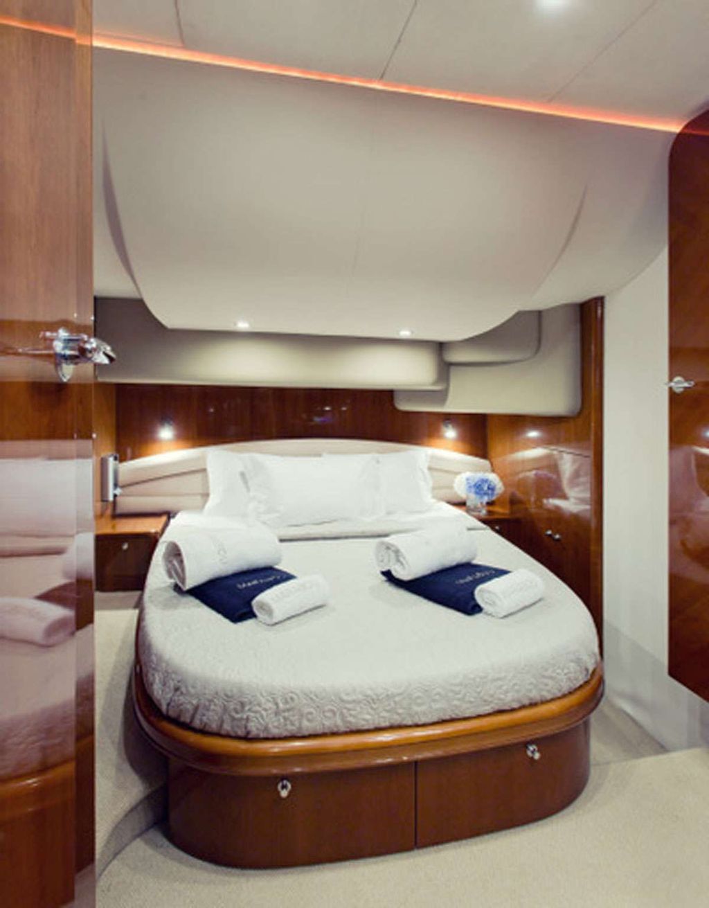 PRINCESS 61 - Boat Images