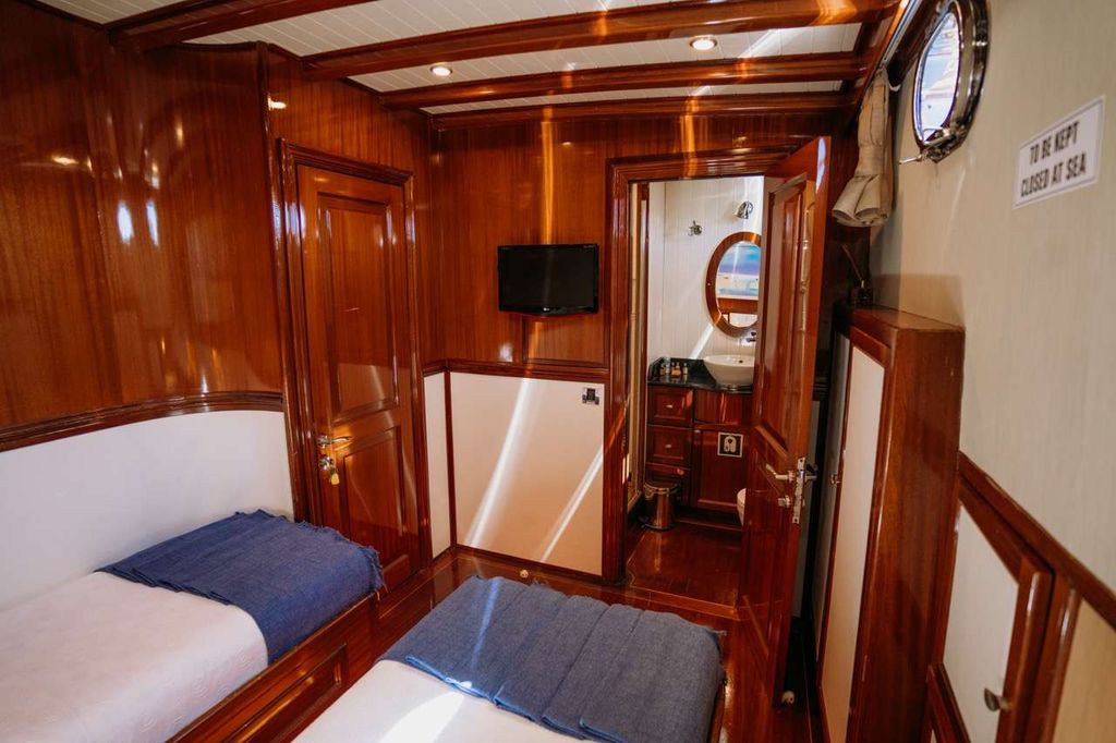 QUEEN OF DATCA - Boat Images
