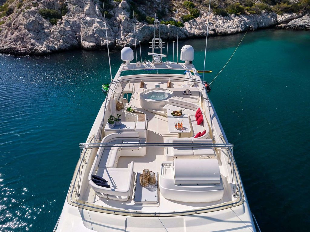 ESTIA YI - Boat Images