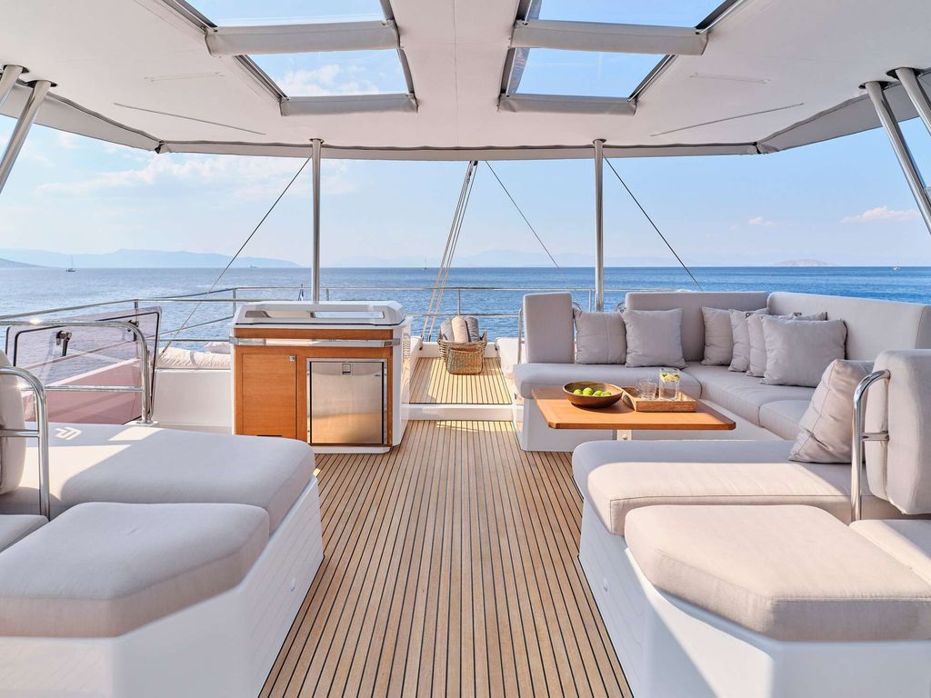 ALEXANDRA II - Boat Images