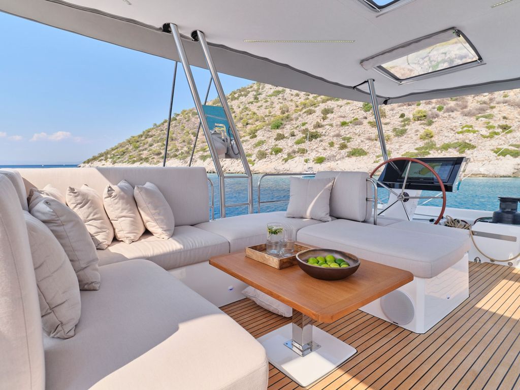 ALEXANDRA II - Boat Images