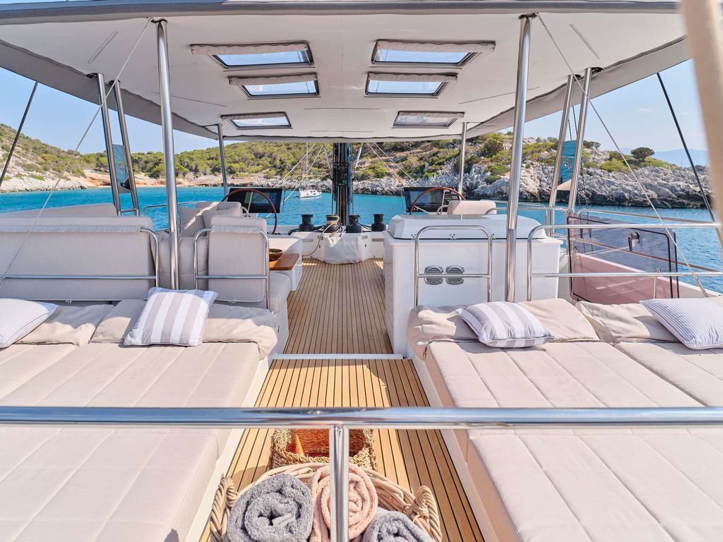 ALEXANDRA II - Boat Images
