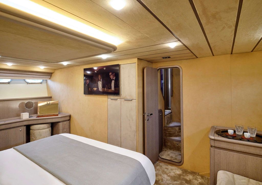 MIREN - Boat Images