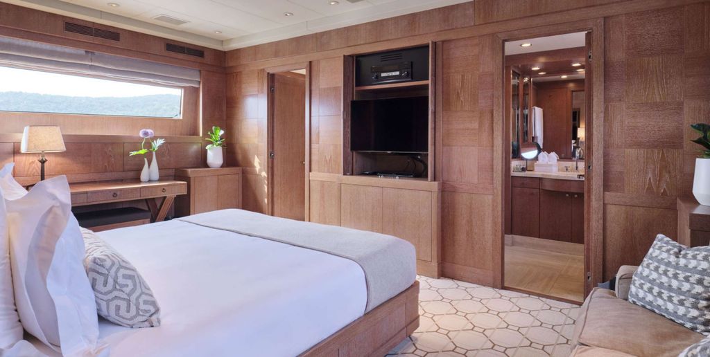 ELEMENT - Boat Images