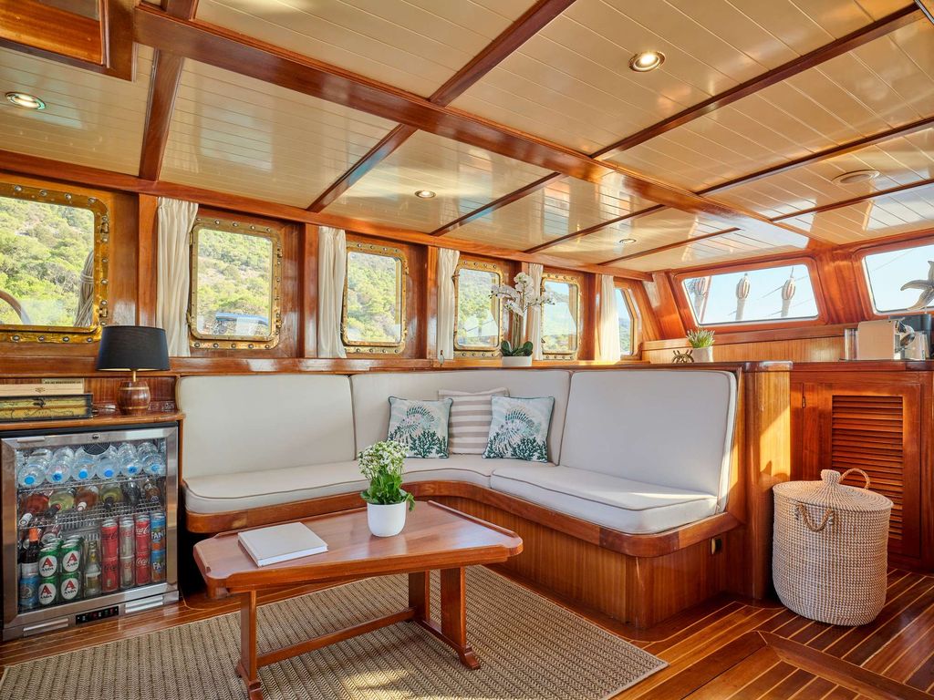 MYRA - Boat Images