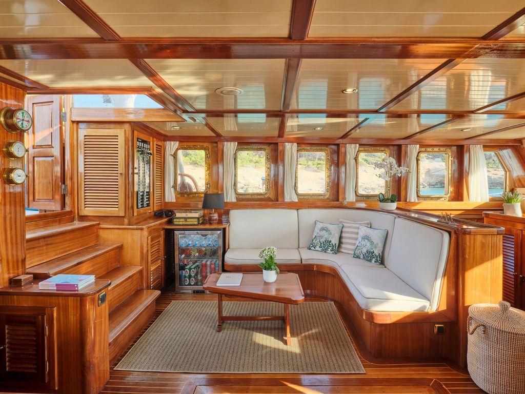 MYRA - Boat Images