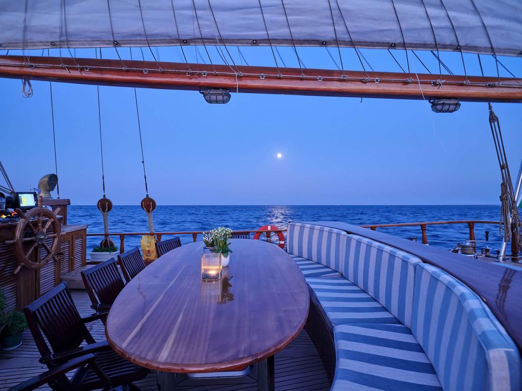 MYRA - Boat Images