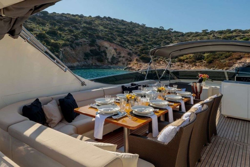 MIRAVAL - Boat Images