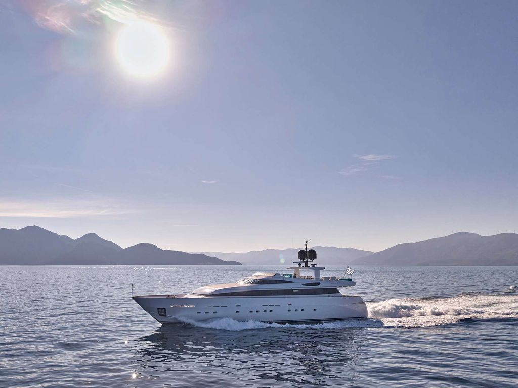 LOANA - Boat Images