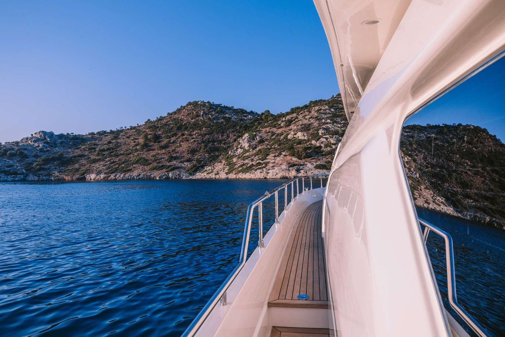 OXYGEN 8 - Boat Images