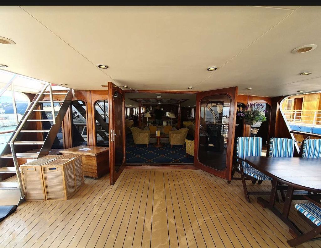 Callisto - Boat Images
