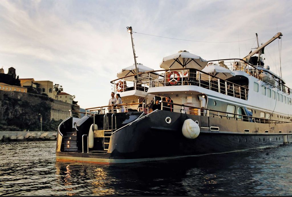 Callisto - Boat Images