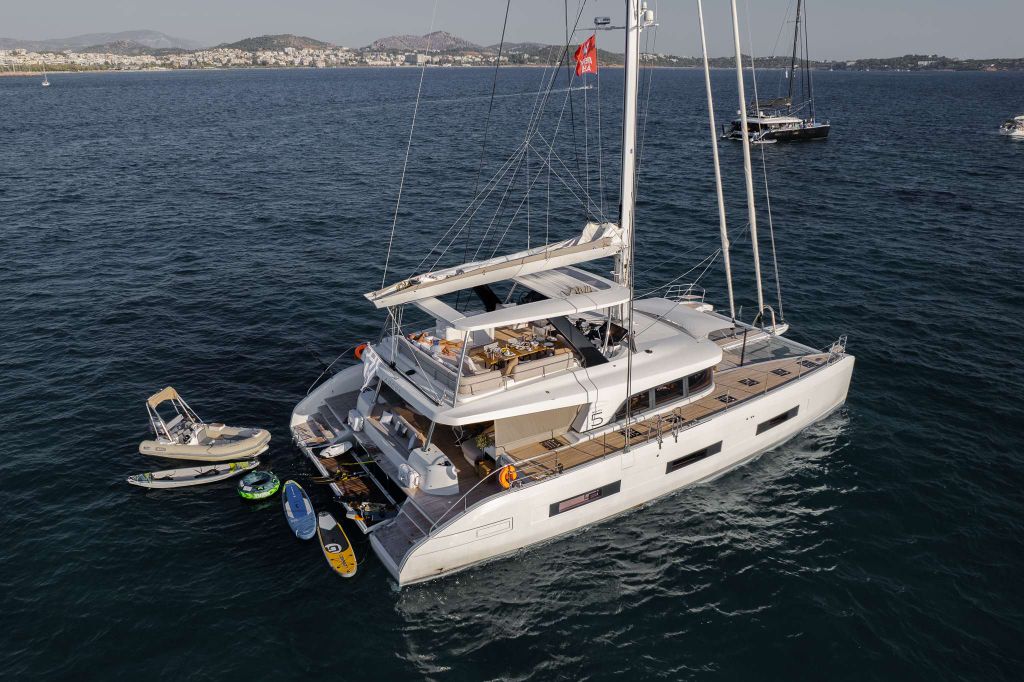 WHITE CAPS - Boat Images
