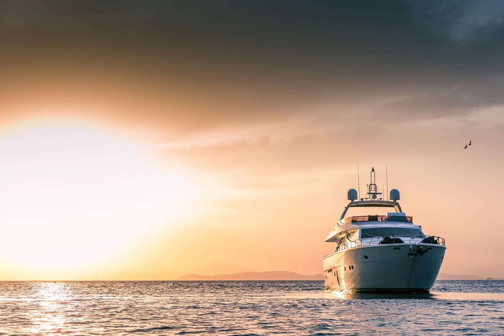 ANNOUKA - Boat Images