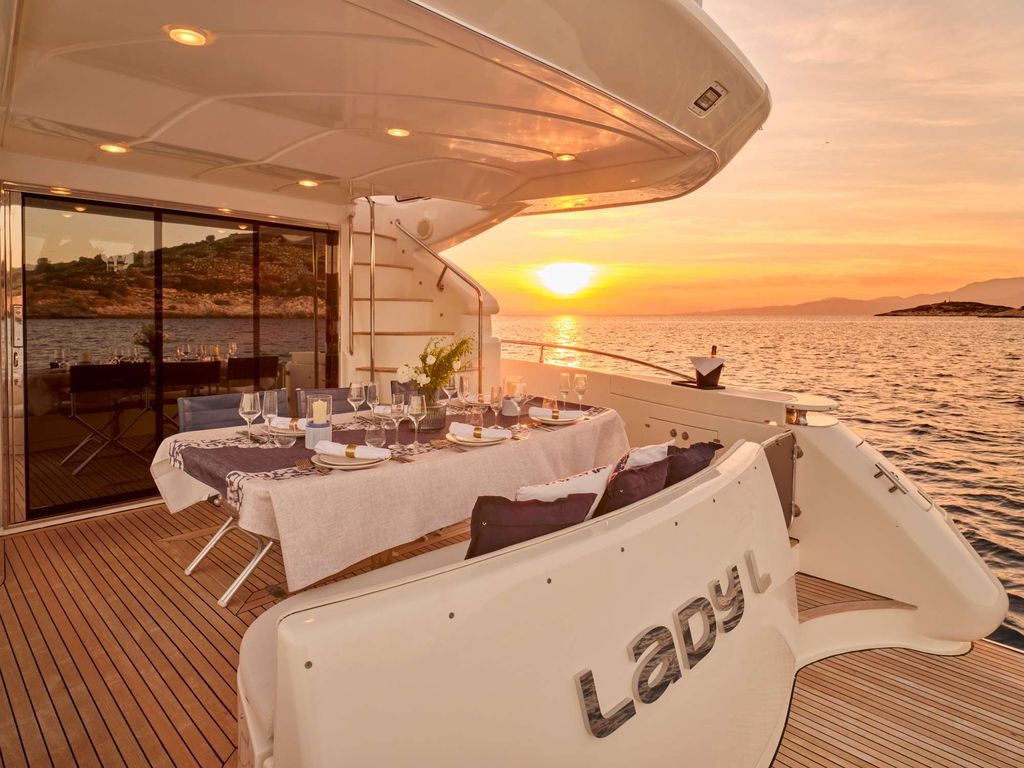 LADY L - Boat Images