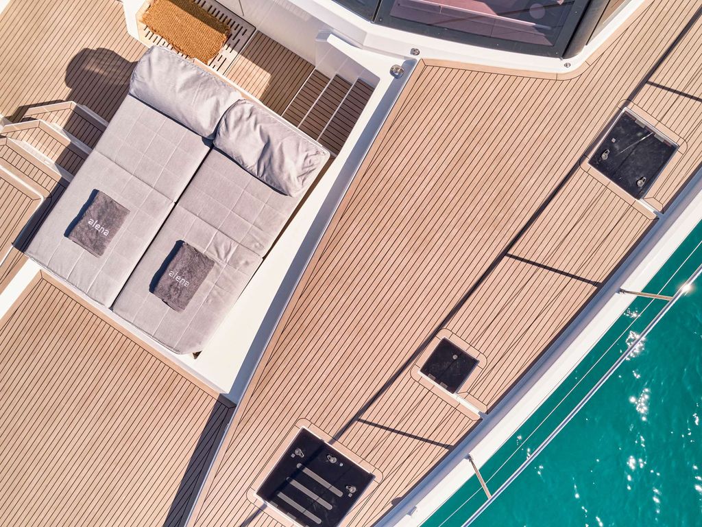 ALENA - Boat Images