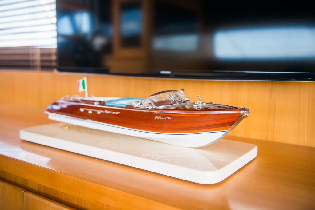 ANTAMAR II - Boat Images