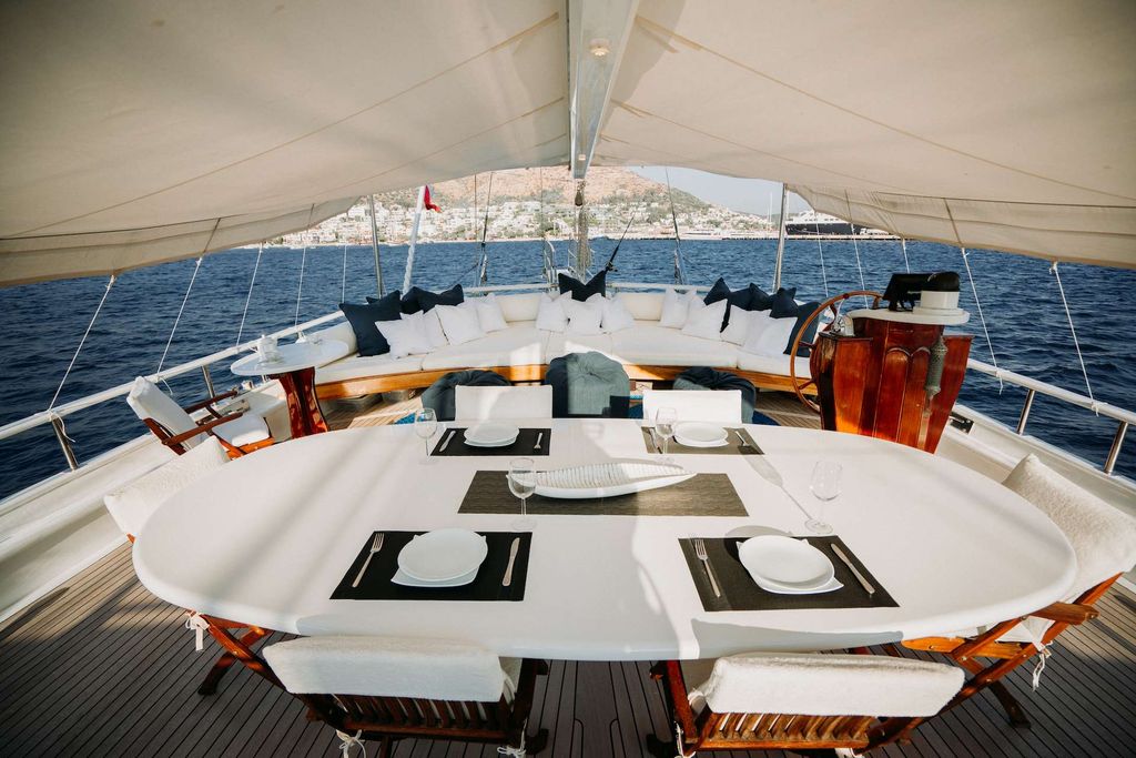BEYAZ LALE - Boat Images