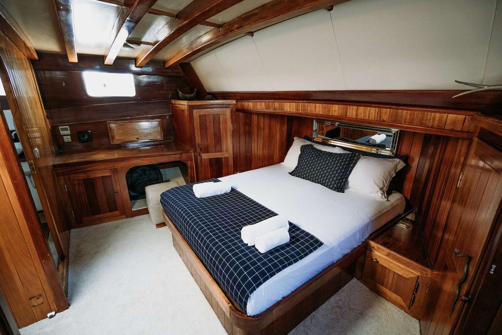 BEYAZ LALE - Boat Images