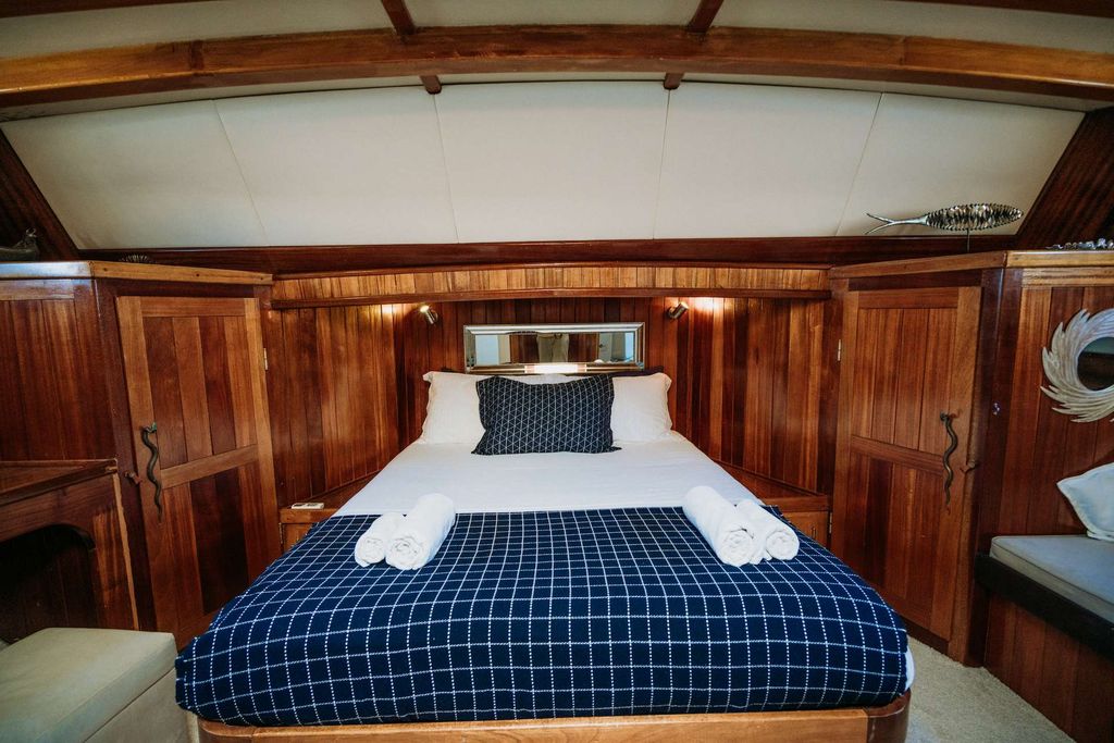 BEYAZ LALE - Boat Images