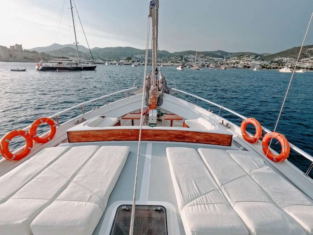 BEYAZ LALE - Boat Images