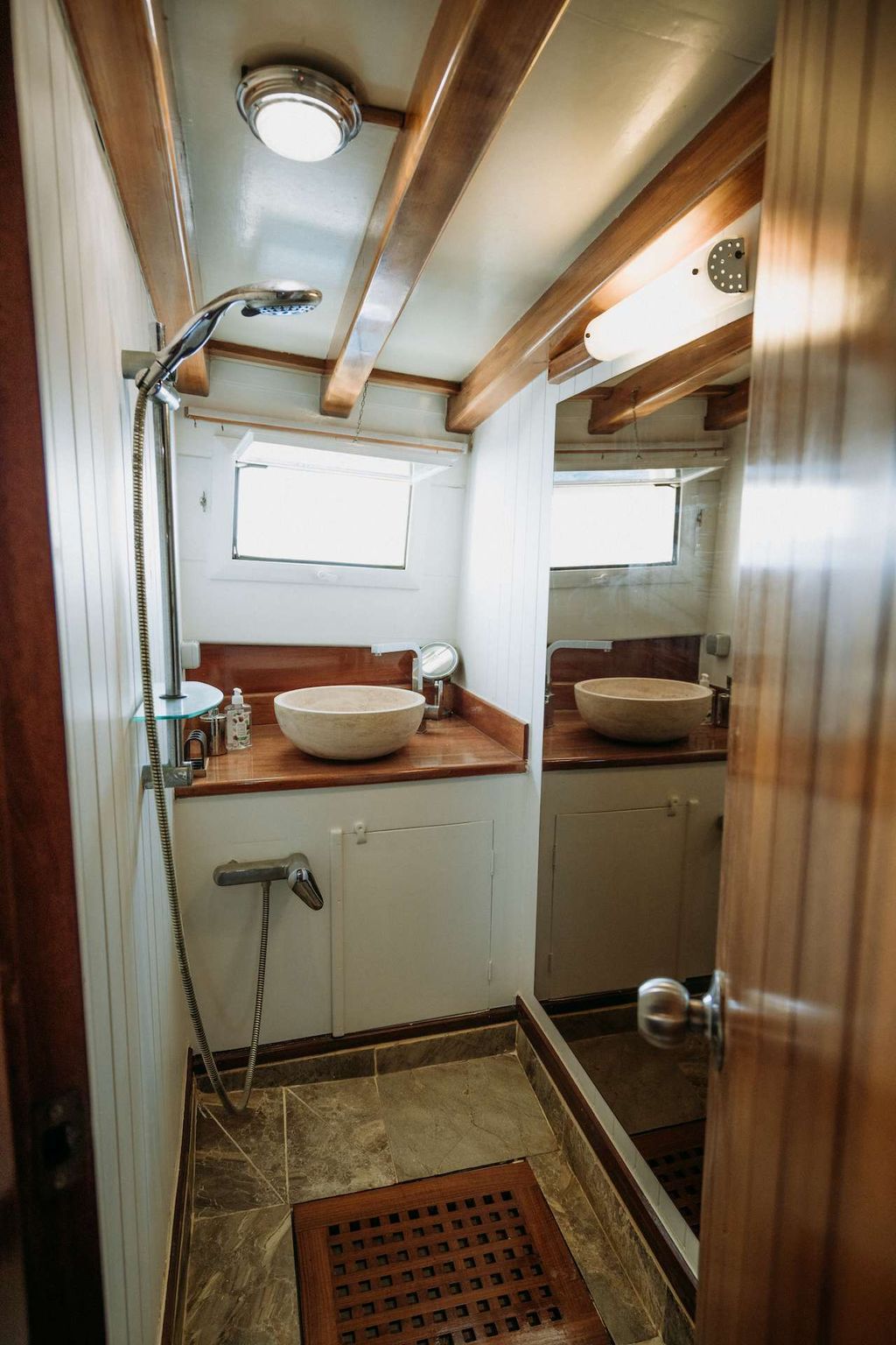 BEYAZ LALE - Boat Images