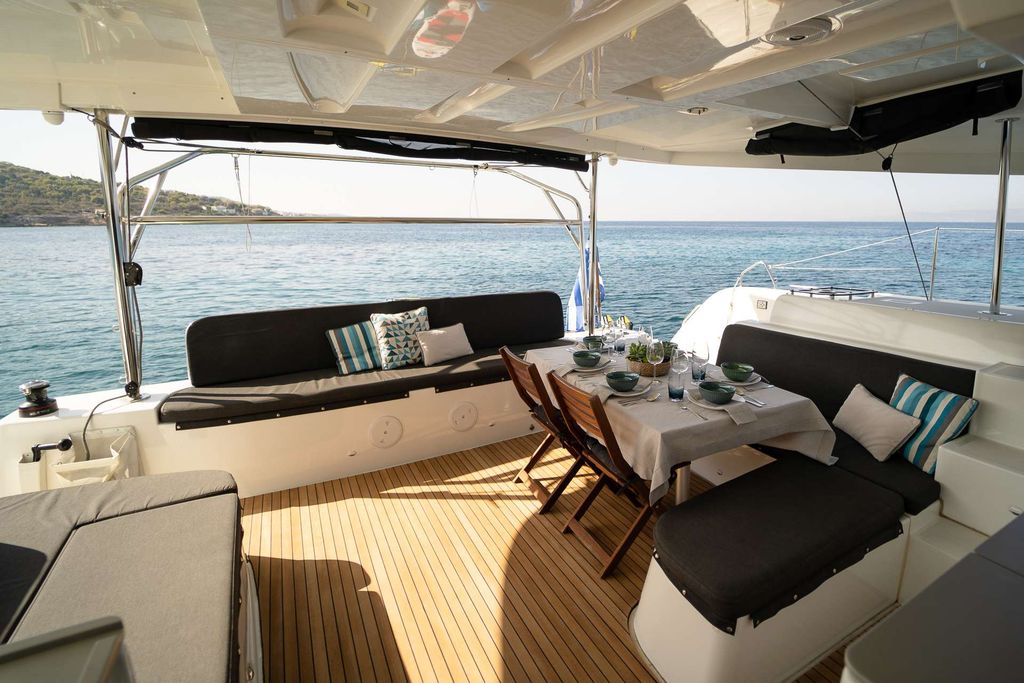 Omnia - Boat Images